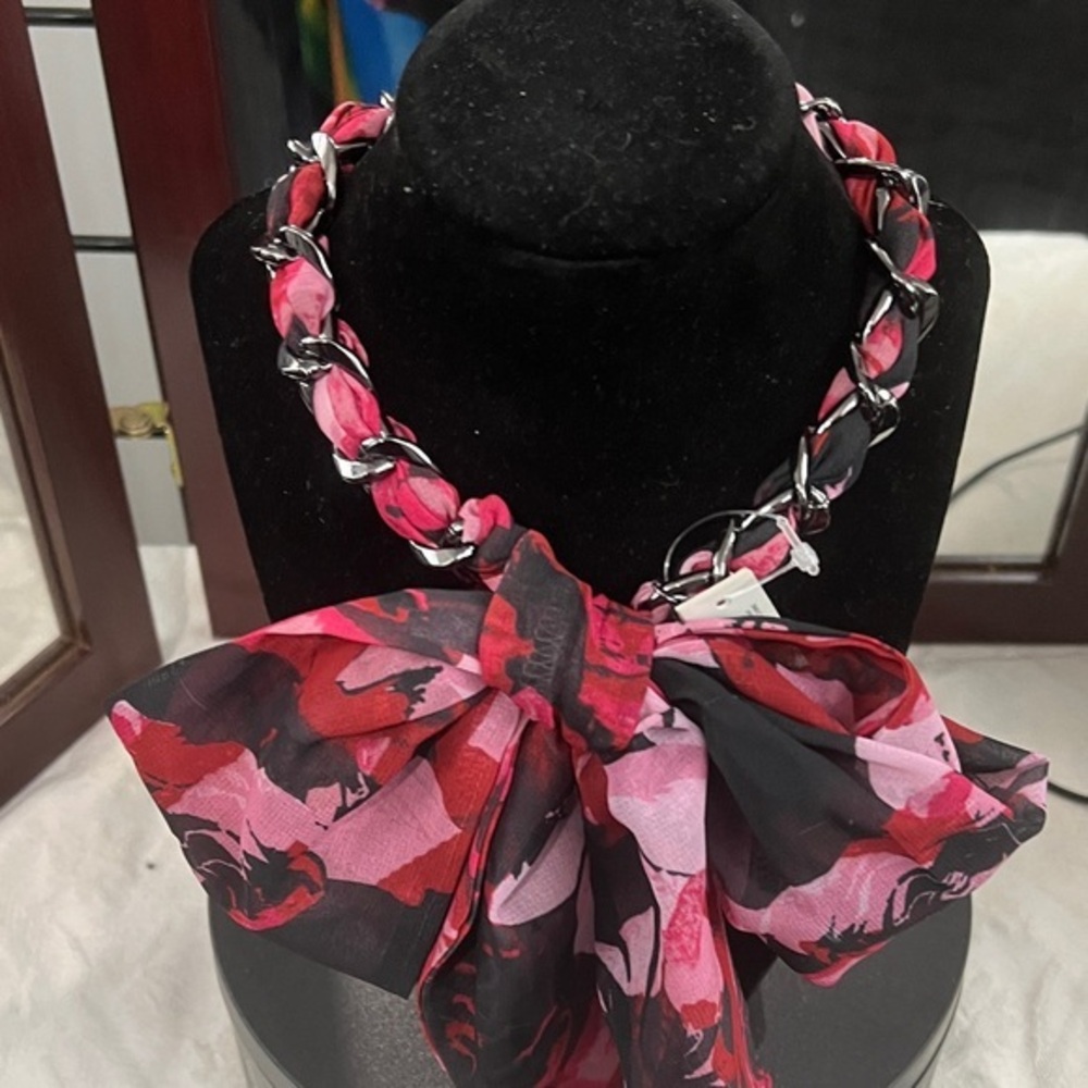 NWT White House Black Market Pink Maroon and Black Scarf entwined w Pewter chain